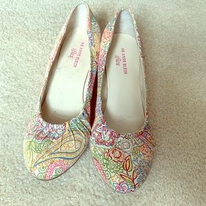Adorable Anne Klein wedges